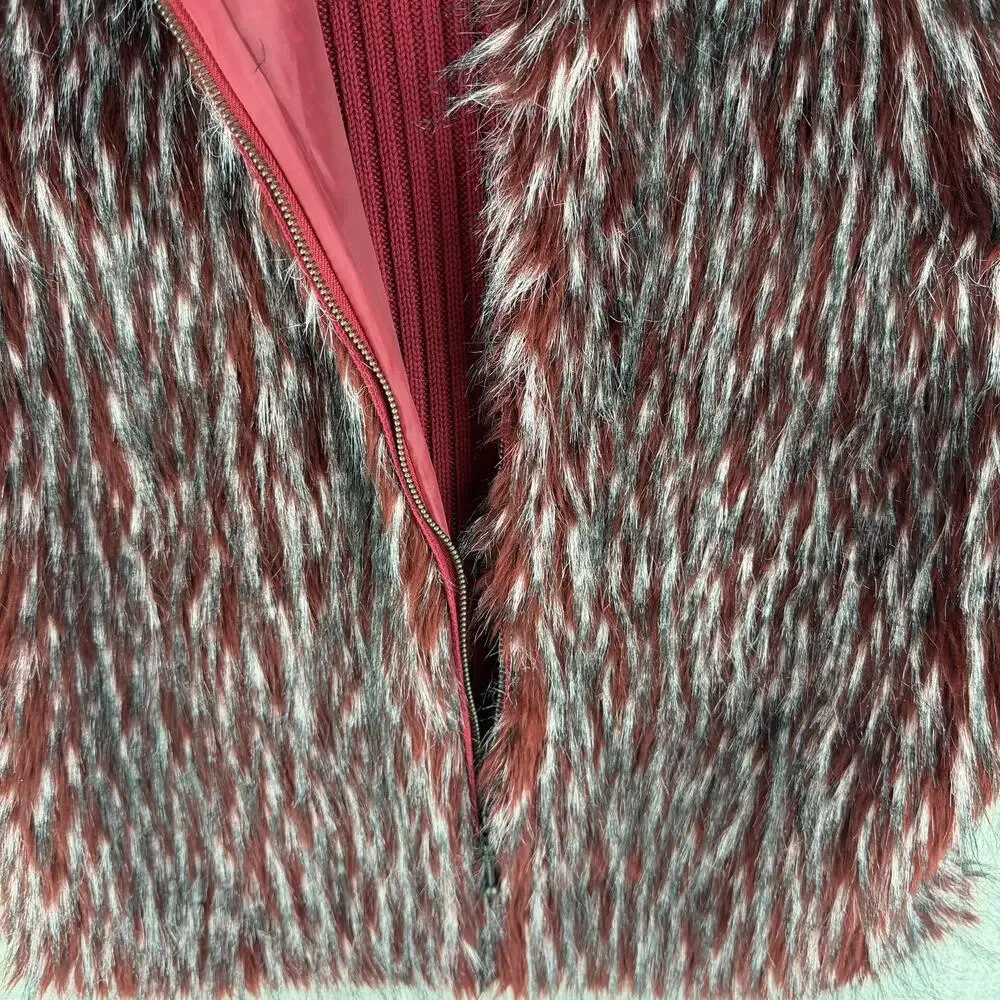 Kikit Vest Womens M Red Faux Fur Lined Full Zip Knit Short Sleeveless Casual